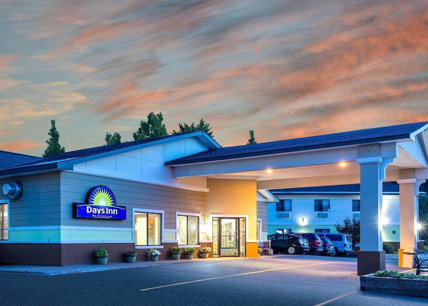 Michigan Marquette Exterior Detail