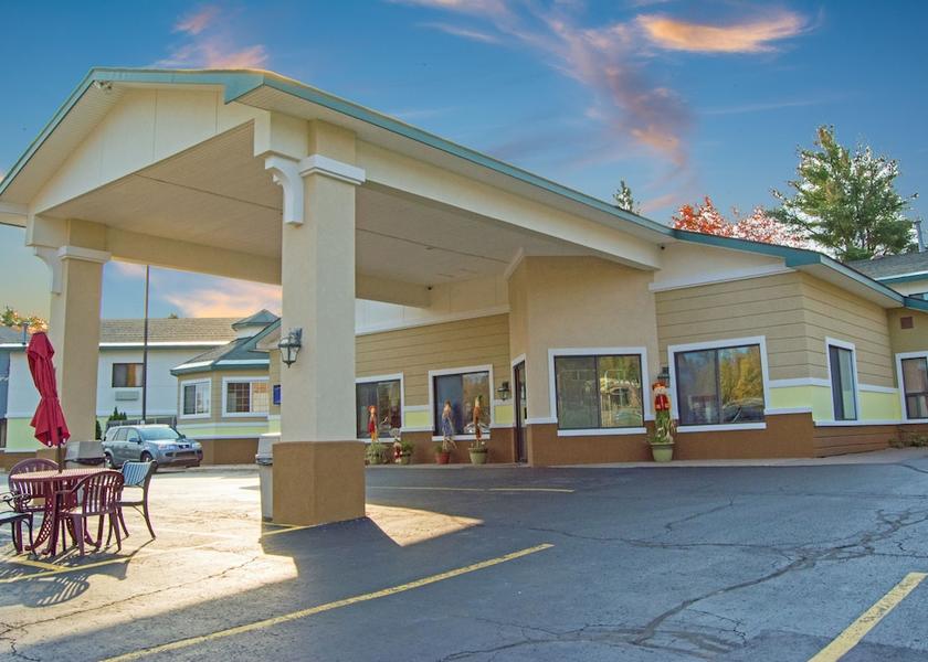 Michigan Marquette Facade