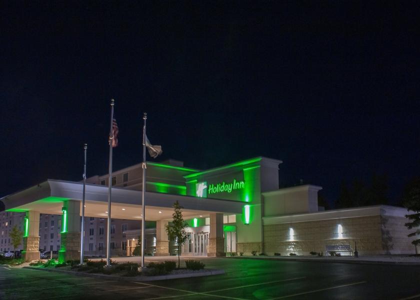 Michigan Marquette Exterior Detail