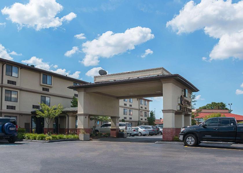 Michigan Romulus Hotel Exterior