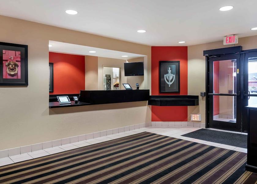 Michigan Roseville Lobby