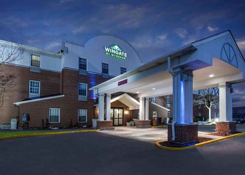 Michigan Roseville Exterior Detail