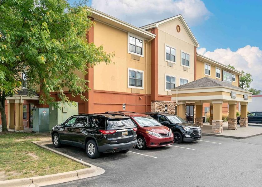 Michigan Sterling Heights Exterior Detail