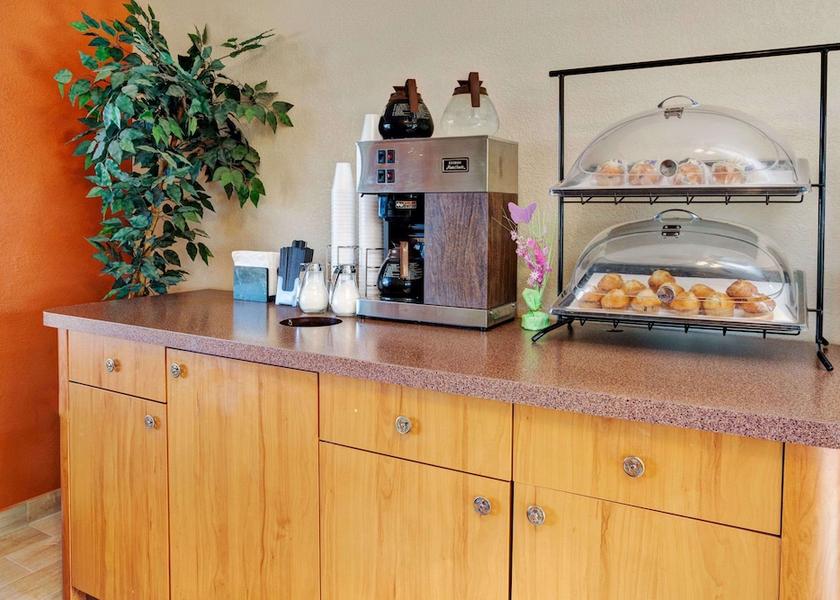 Michigan Sterling Heights Breakfast area