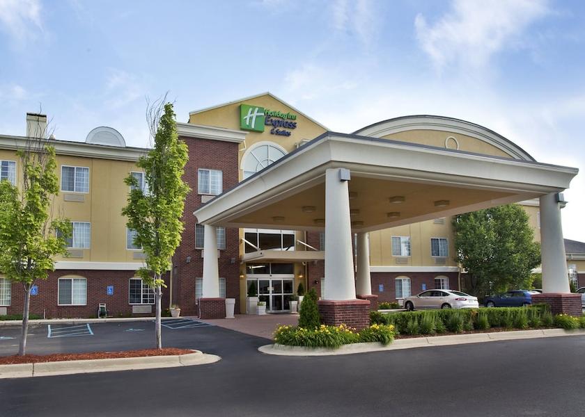 Michigan Woodhaven Exterior Detail