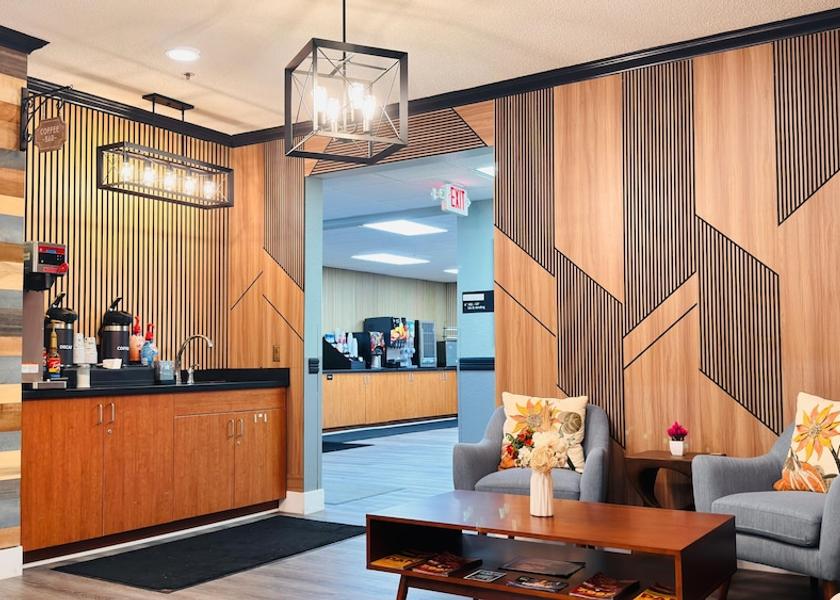 Minnesota Blaine Lounge