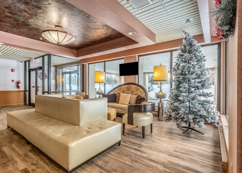 Minnesota Brainerd Lobby sitting area