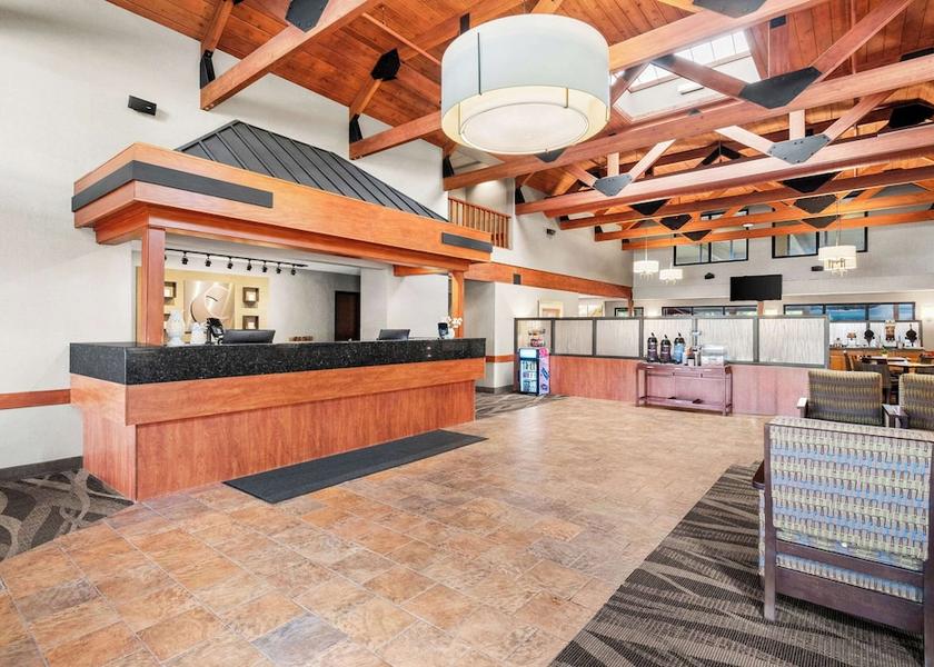 Minnesota Duluth Lobby