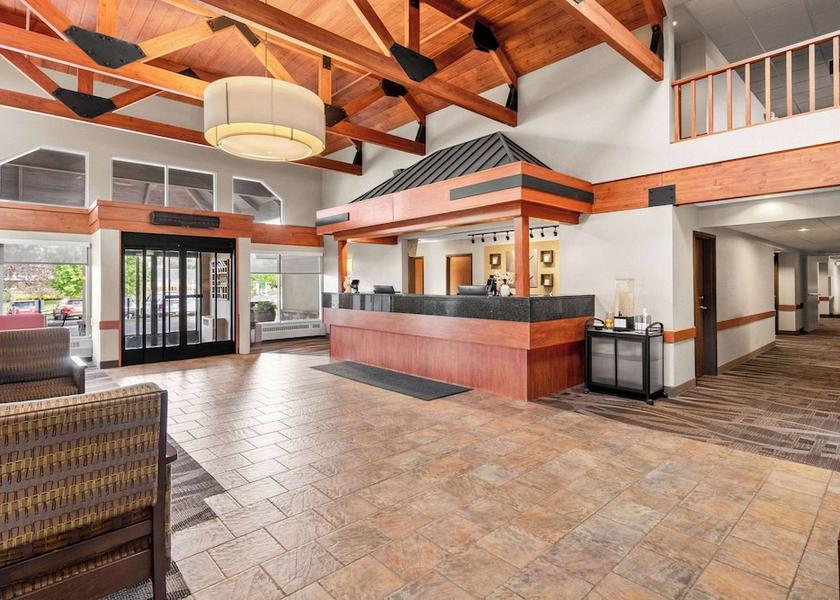 Minnesota Duluth Lobby