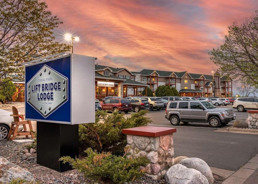 Minnesota Duluth Exterior Detail