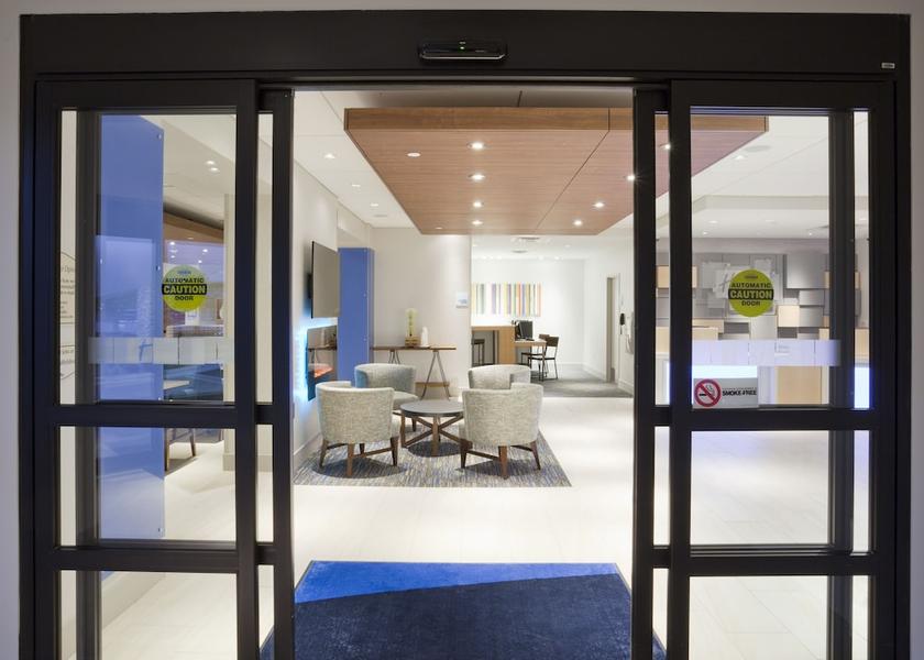 Minnesota Roseville Lobby