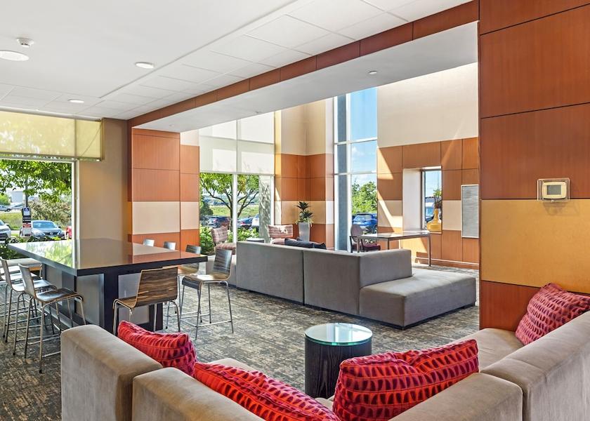 Minnesota Roseville Interior Entrance