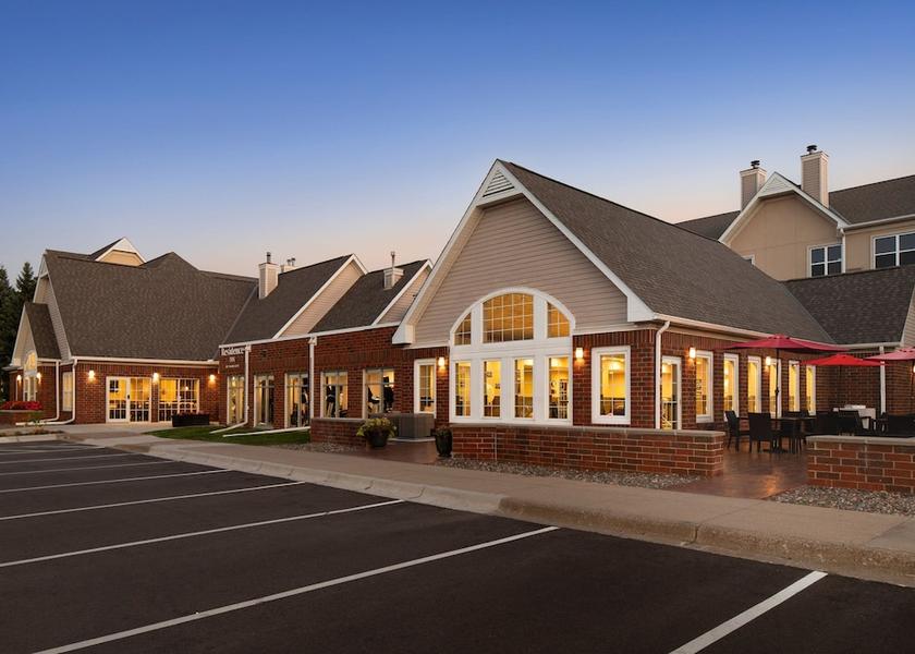 Minnesota Roseville Exterior Detail