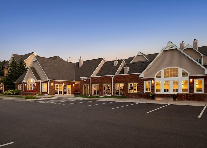 Minnesota Roseville Exterior Detail