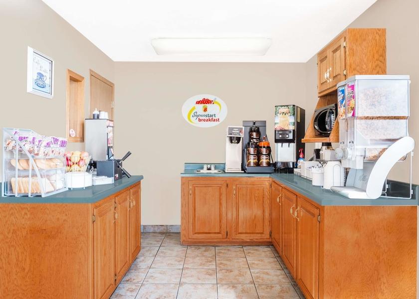 Missouri Bolivar Breakfast area