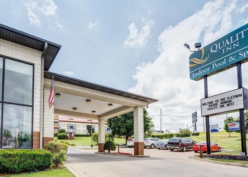 Missouri Branson Exterior Detail