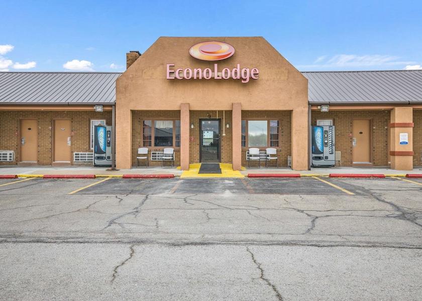 Missouri Cameron Exterior Detail