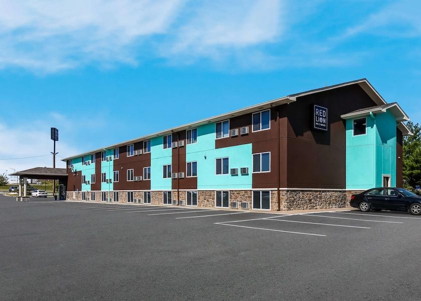 New York Liberty Exterior Detail