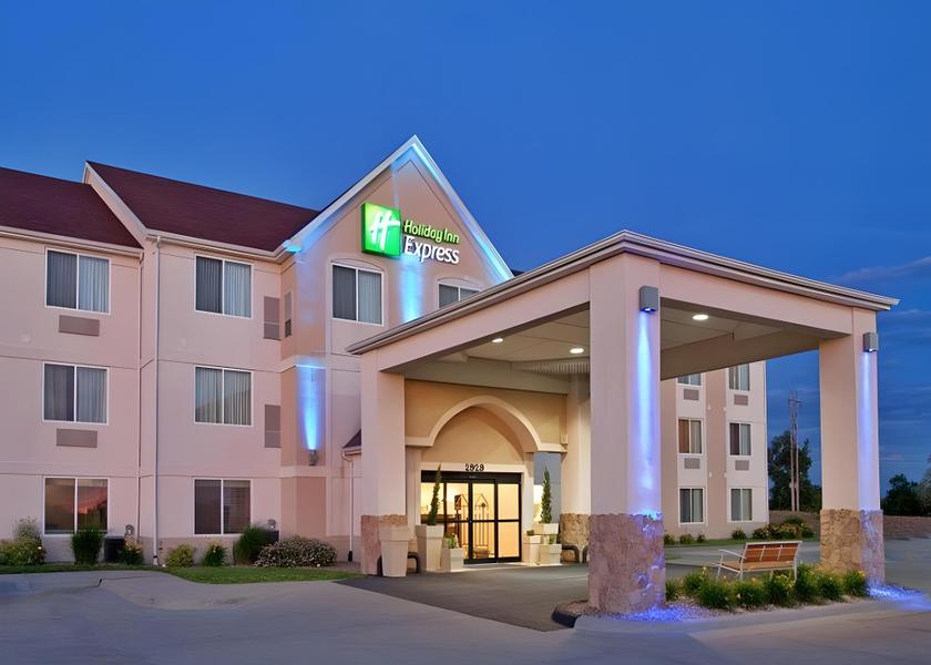 Missouri Maryville Hotel Exterior