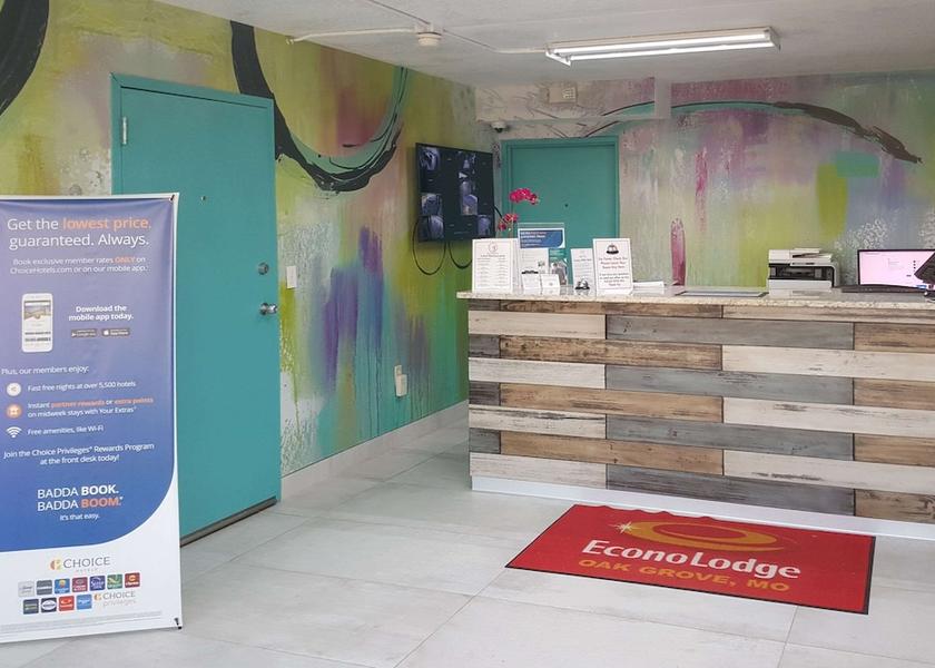 Missouri Oak Grove Lobby