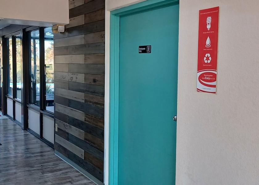 Missouri Oak Grove Lobby