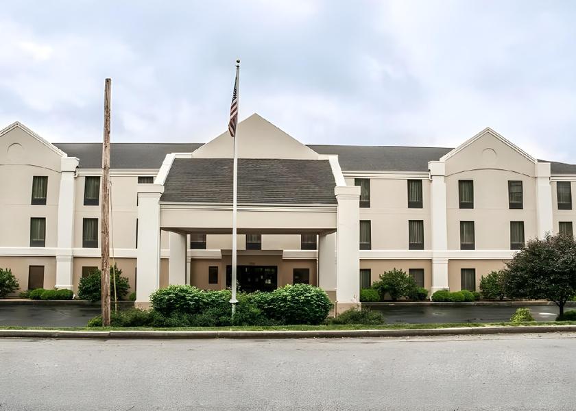 Missouri Pacific Hotel Exterior