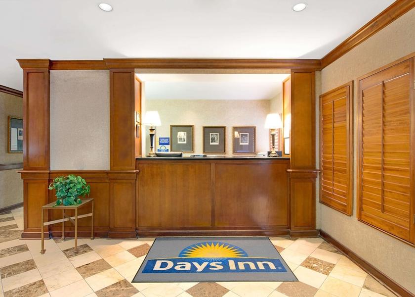 Missouri Maryland Heights Lobby