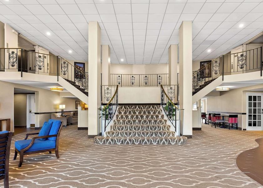 Missouri Maryland Heights Lobby