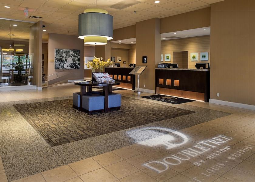 Missouri Maryland Heights Interior Entrance