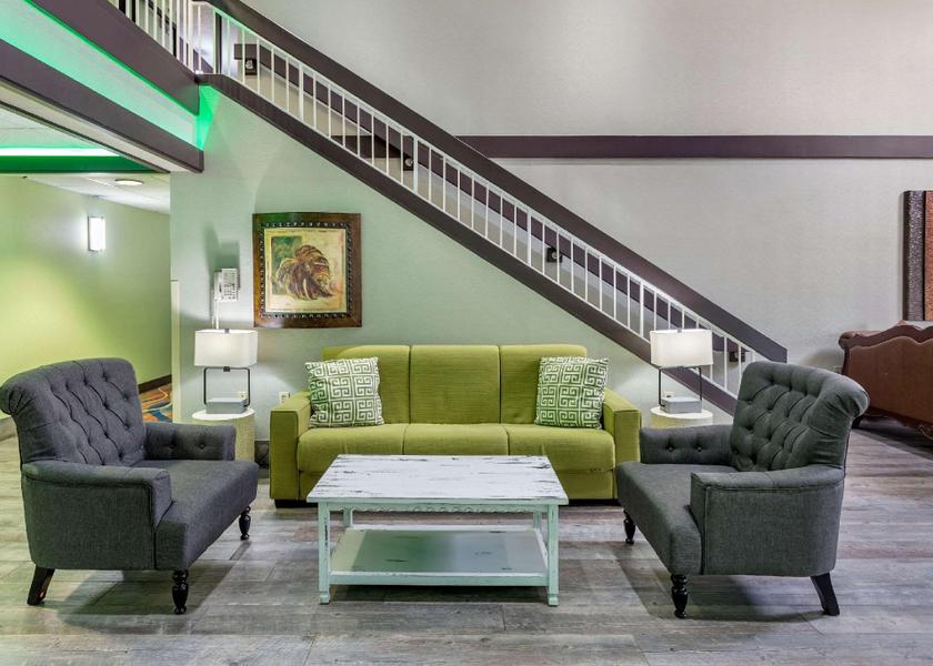 Missouri St. Robert lobby