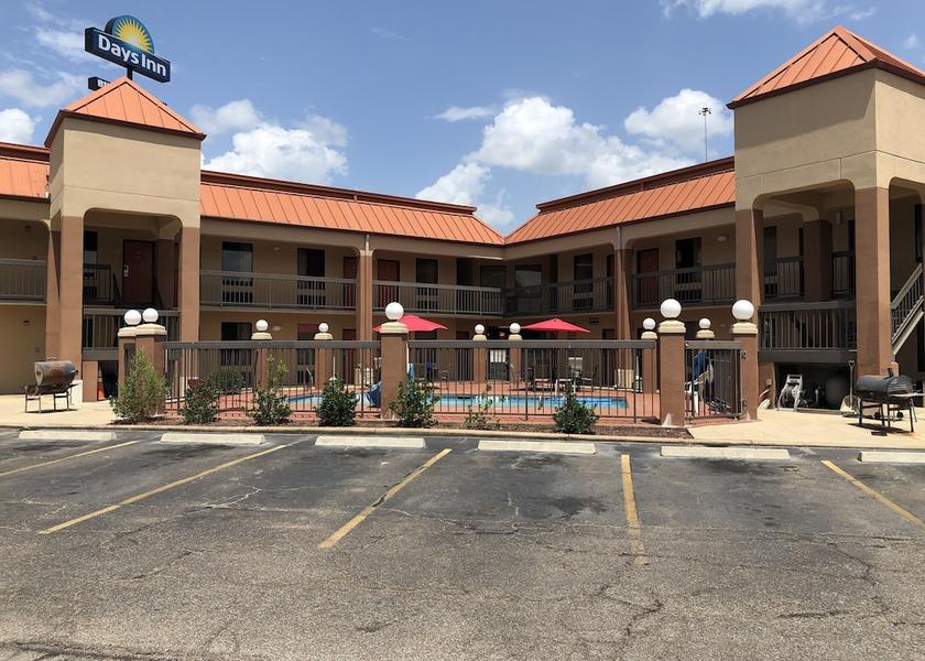 Mississippi Columbus Exterior Detail