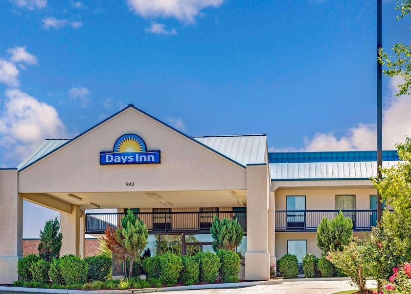 Mississippi Hernando Exterior Detail