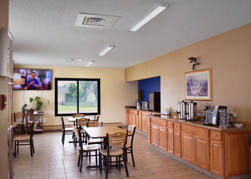 Montana Glendive Breakfast Area