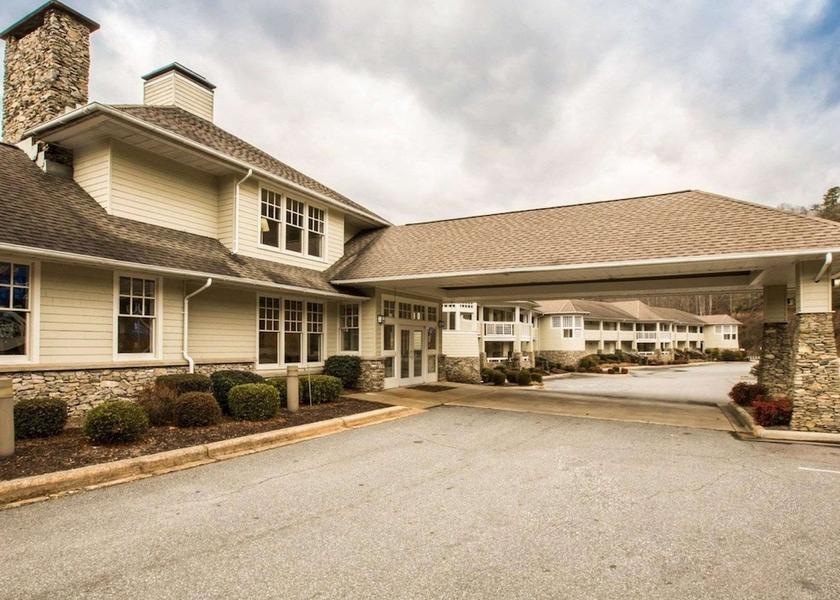 North Carolina Cherokee Exterior