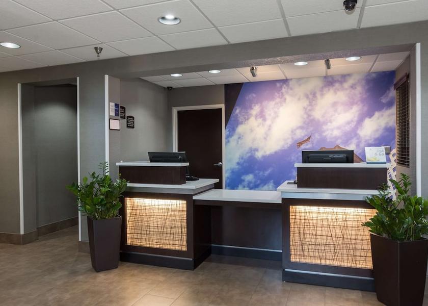 North Carolina Pineville Lobby