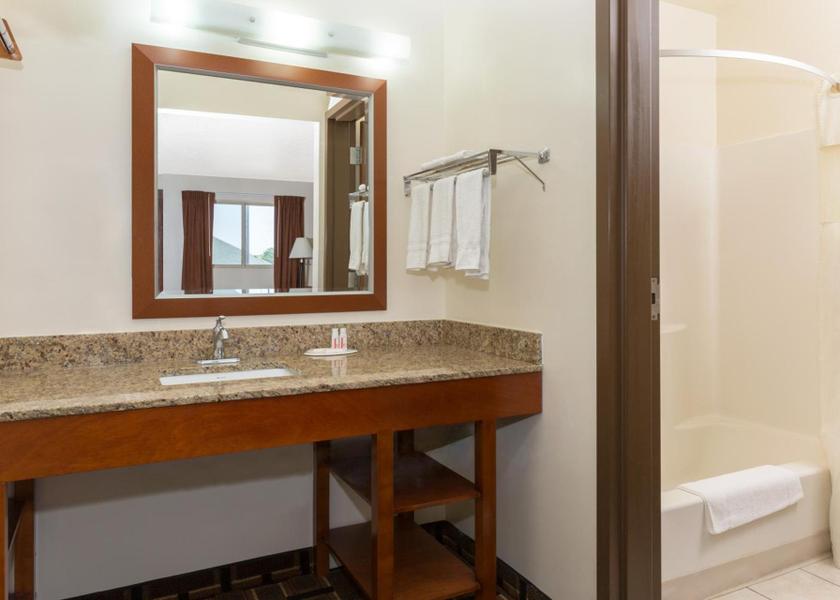 Nebraska Paxton 1 King Bed Non-Smoking