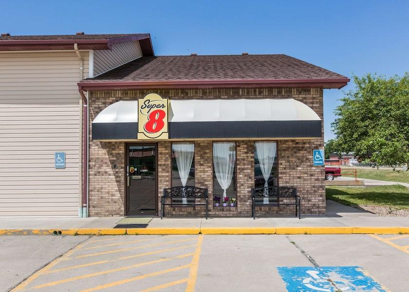 Nebraska Wayne Exterior Detail