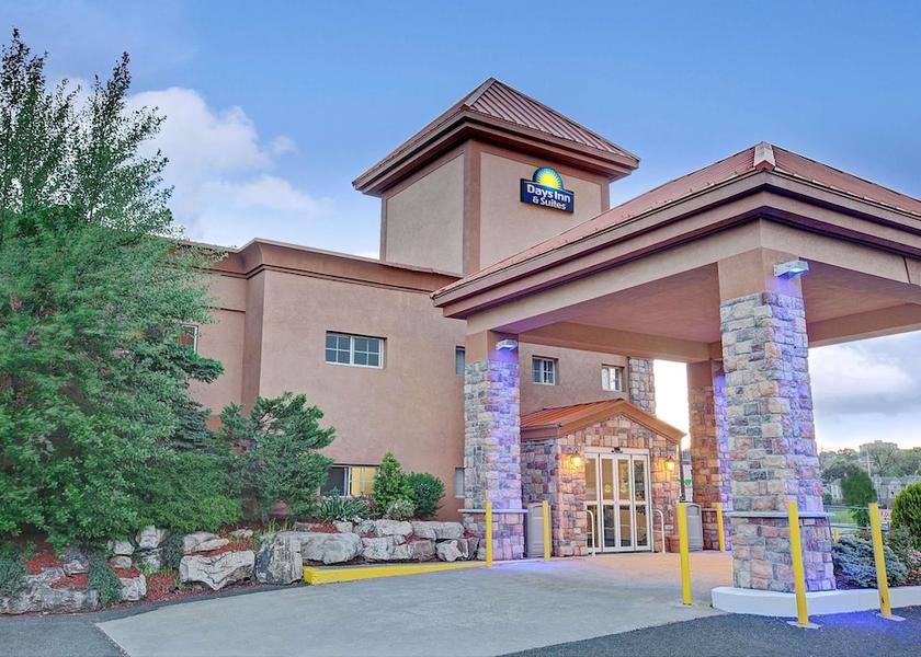 New Jersey Ridgefield Exterior Detail