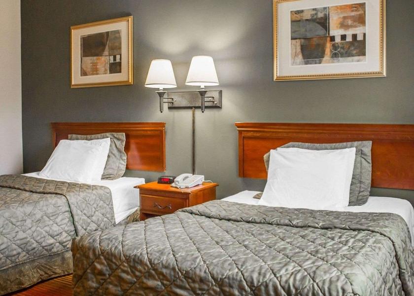 New York Huntington Station Room