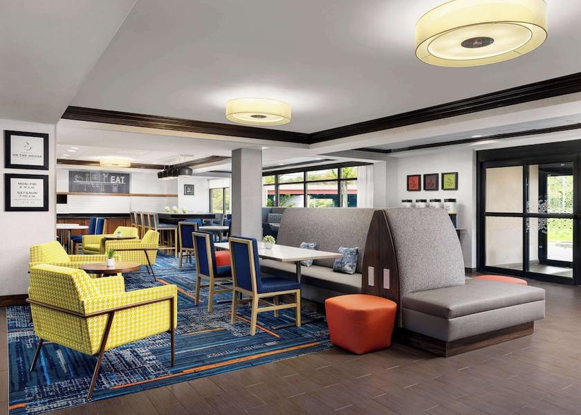 New York Islandia Lobby