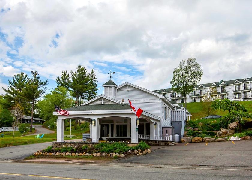 New York Lake Placid Facade