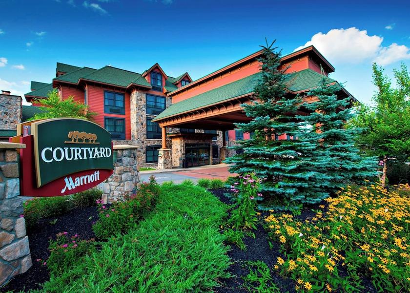 New York Lake Placid Exterior Detail