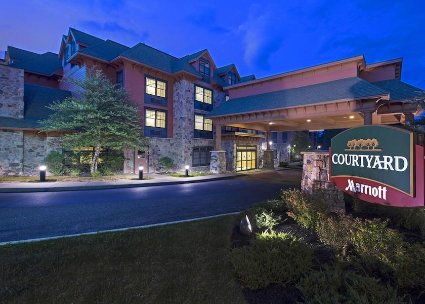 New York Lake Placid Facade