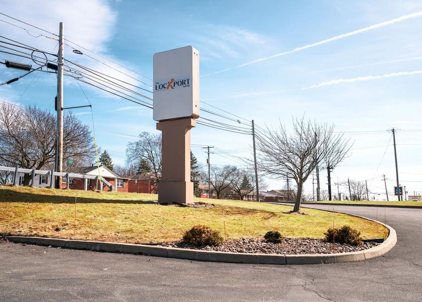 New York Lockport Facade