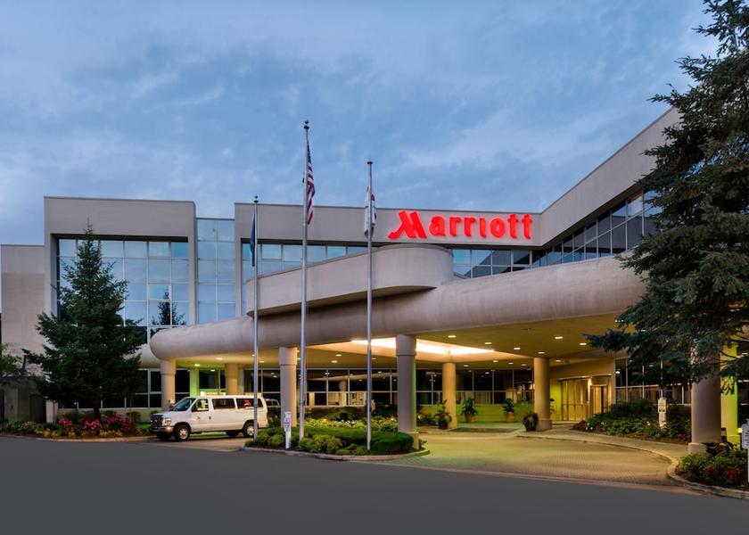 New York Melville Facade