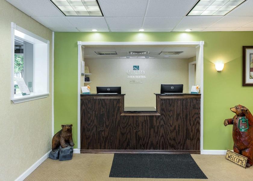 New York Plattsburgh Lobby