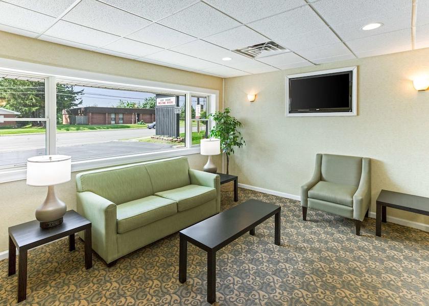 New York Plattsburgh Lobby