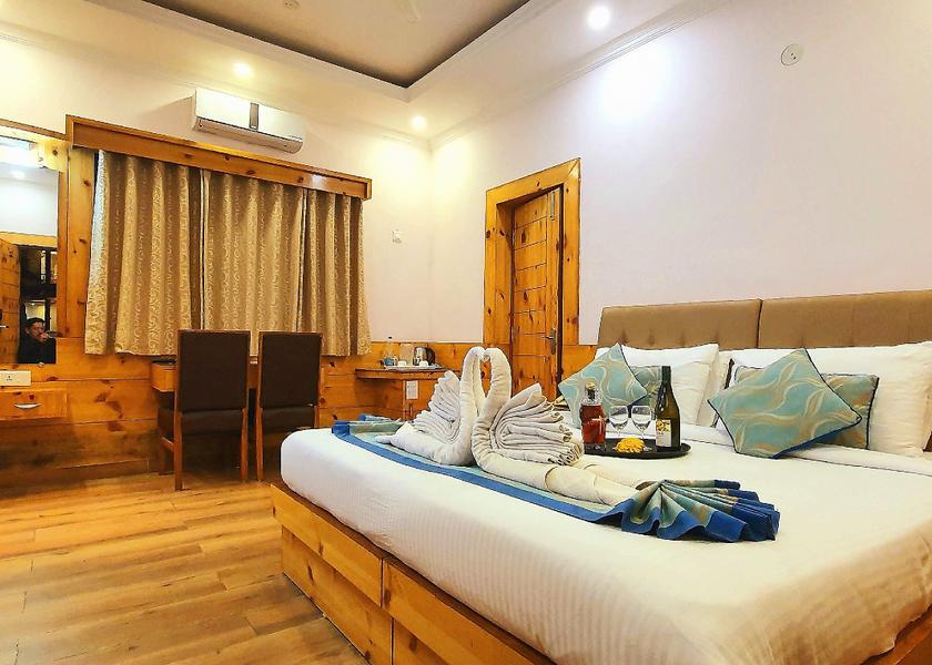 Himachal Pradesh Dharamshala AC (Hot and Cold )Luxury Pocket Ground Floor with Balcony