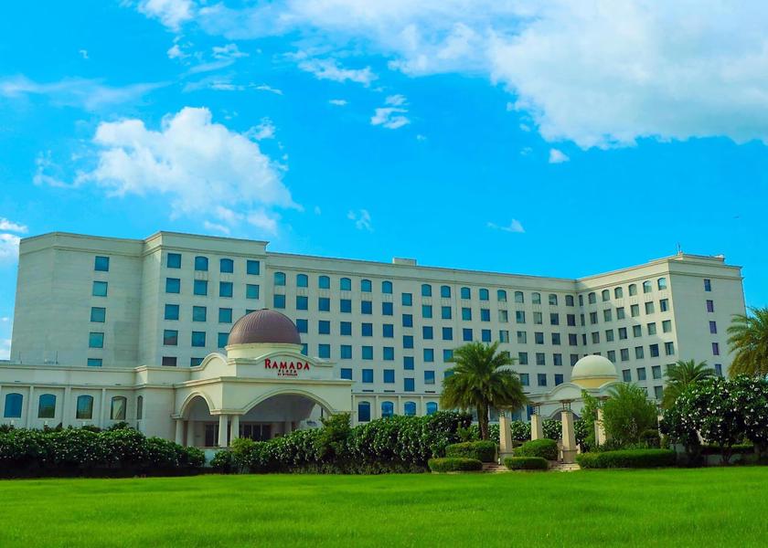 Uttar Pradesh Lucknow Hotel Exterior