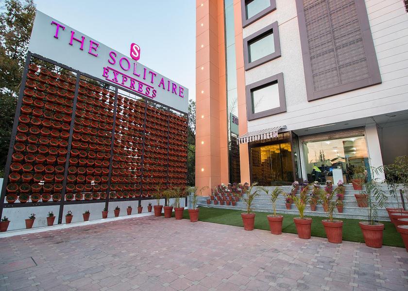 Uttarakhand Dehradun Hotel Exterior